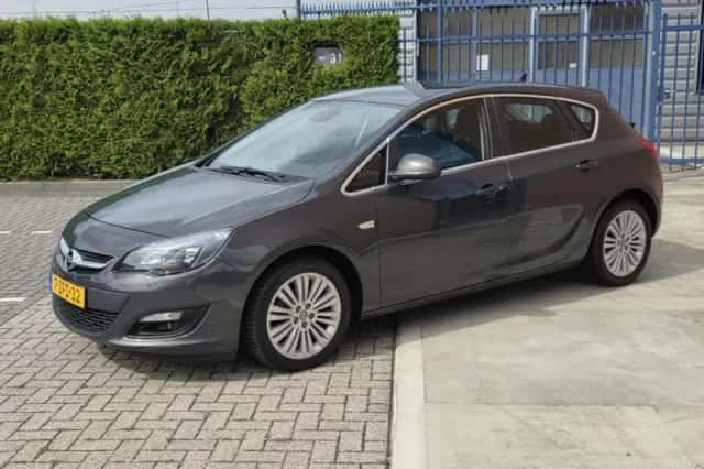 Opel Astra (2015) thumbnail 2