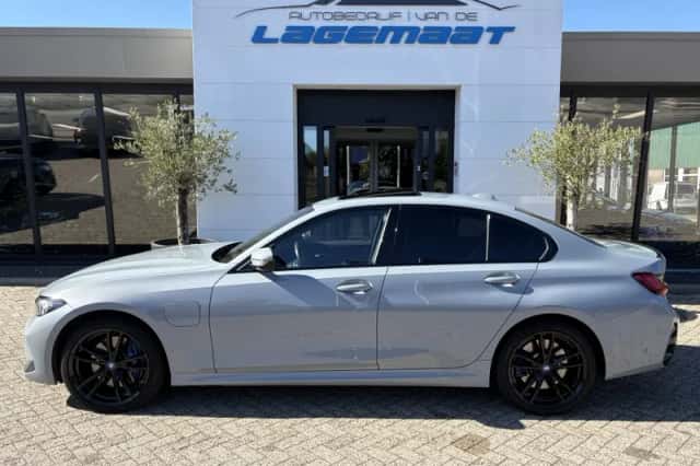 BMW 3-Serie (2022) thumbnail 2
