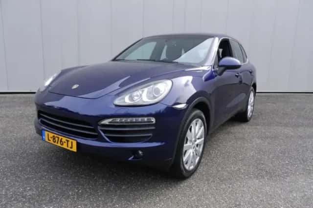 Porsche Cayenne (2011) thumbnail 1