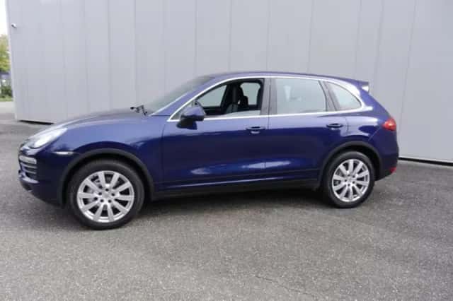 Porsche Cayenne (2011) thumbnail 3