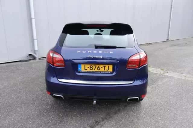 Porsche Cayenne (2011) thumbnail 5
