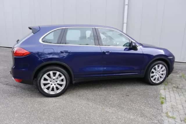 Porsche Cayenne (2011) thumbnail 6