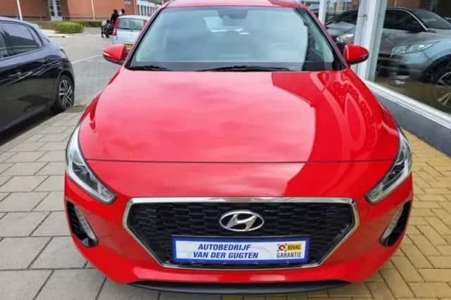 Hyundai i30 (2017) thumbnail 2