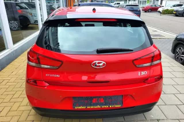 Hyundai i30 (2017) thumbnail 5