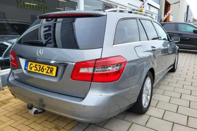 Mercedes-Benz E-Klasse (2010) thumbnail 6