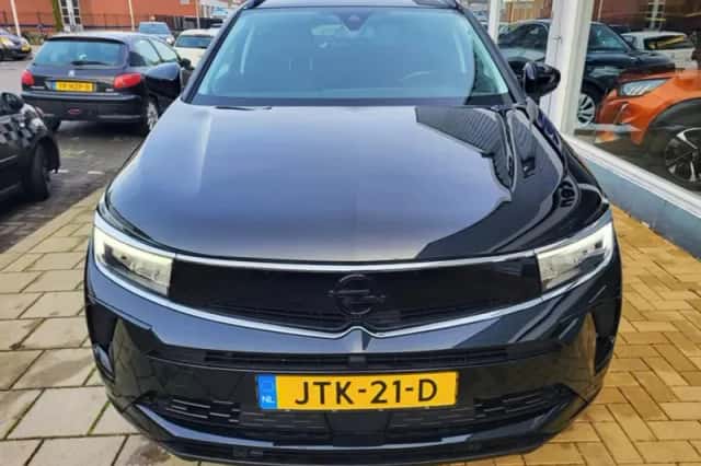 Opel Grandland (2023) thumbnail 2
