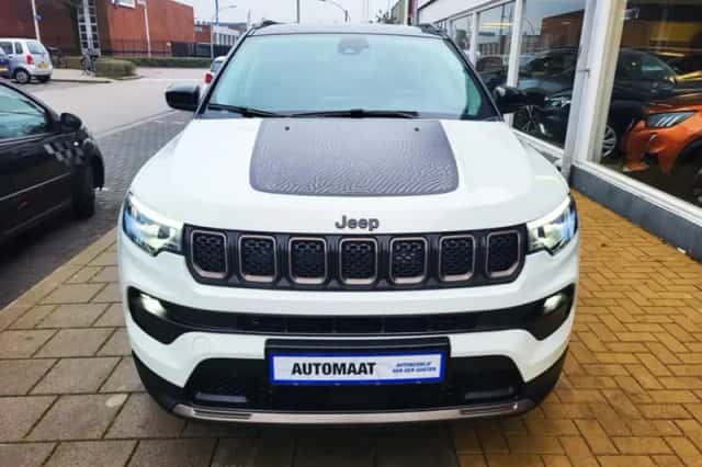 Jeep Compass (2022) thumbnail 2