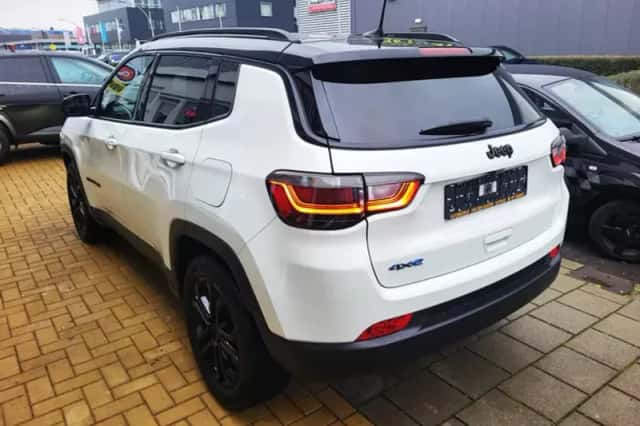 Jeep Compass (2022) thumbnail 4