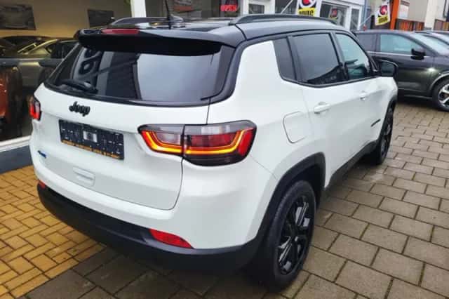 Jeep Compass (2022) thumbnail 6