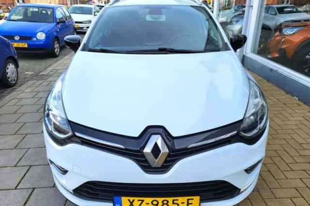 Renault Clio (2017) thumbnail 2