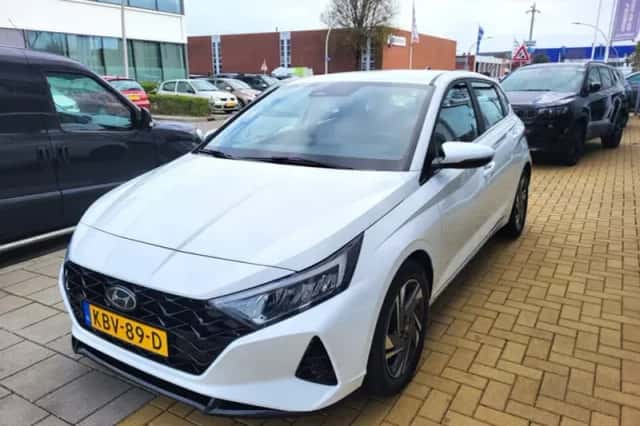 Hyundai i20 (2022) thumbnail 3