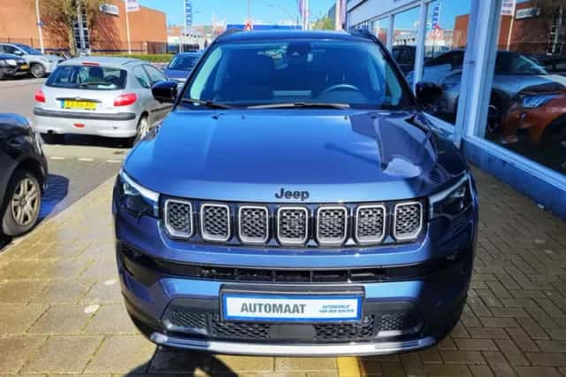 Jeep Compass (2023) thumbnail 2
