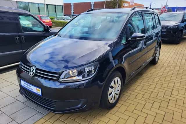 Volkswagen Touran (2014) thumbnail 3