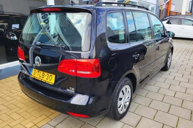 Volkswagen Touran (2014) thumbnail 6