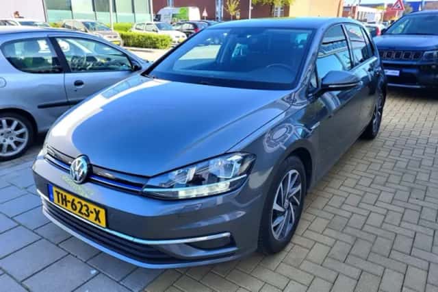 Volkswagen Golf (2017) thumbnail 3