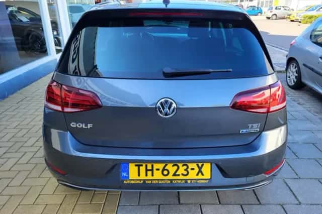 Volkswagen Golf (2017) thumbnail 5