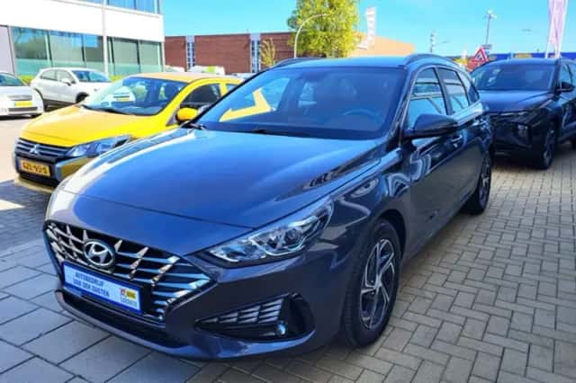 Hyundai i30 (2023) thumbnail 3