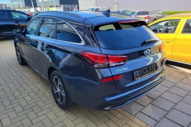 Hyundai i30 (2023) thumbnail 4