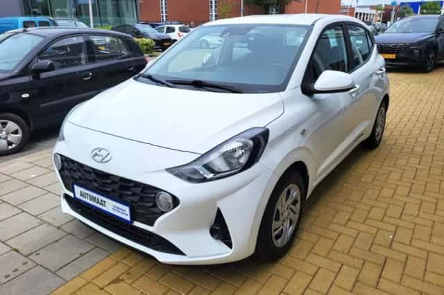 Hyundai i10 (2023) thumbnail 3