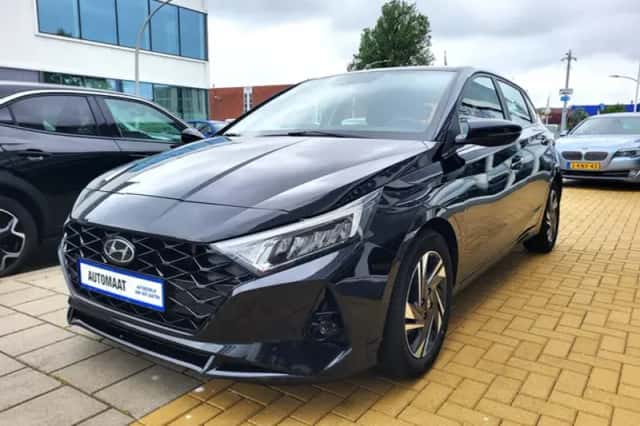Hyundai i20 (2023) thumbnail 3