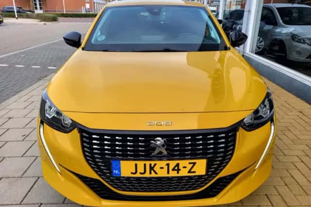 Peugeot 208 (2022) thumbnail 2
