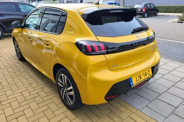 Peugeot 208 (2022) thumbnail 4