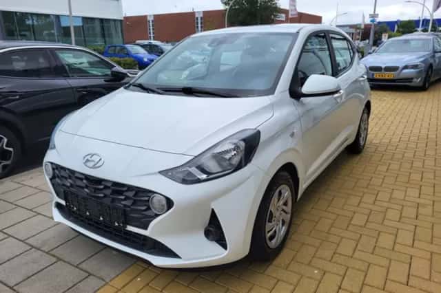 Hyundai i10 (2021) thumbnail 3