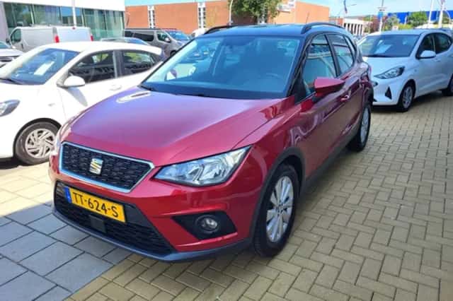 SEAT Arona (2018) thumbnail 3