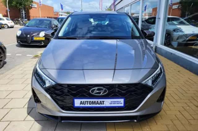 Hyundai i20 (2023) thumbnail 2