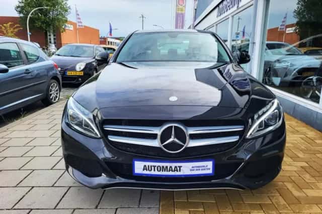 Mercedes-Benz C-Klasse (2015) thumbnail 2