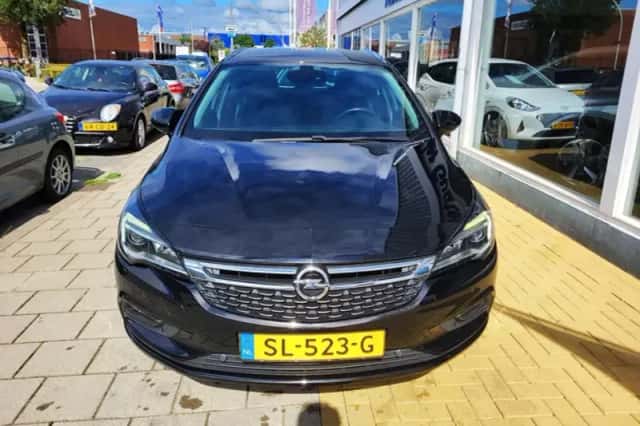 Opel Astra (2018) thumbnail 2
