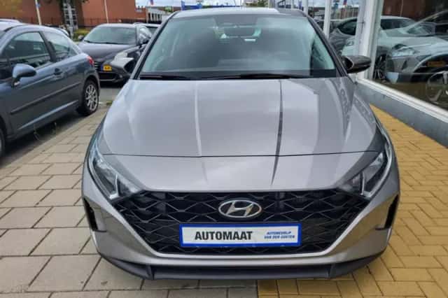 Hyundai i20 (2023) thumbnail 2