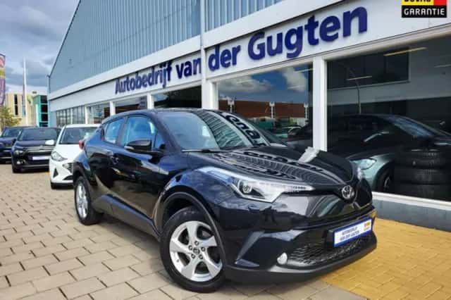 Toyota C-HR (2018) thumbnail 1