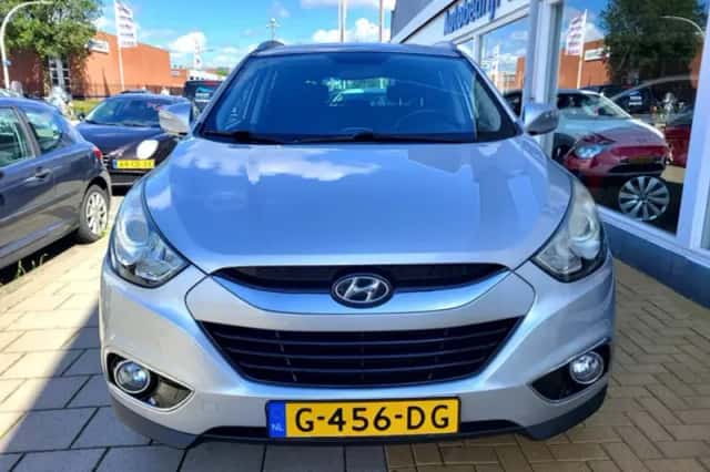 Hyundai ix35 (2012) thumbnail 2