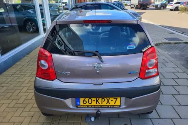 Nissan Pixo (2010) thumbnail 5