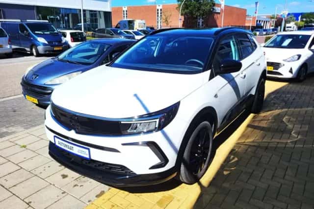 Opel Grandland (2024) thumbnail 3