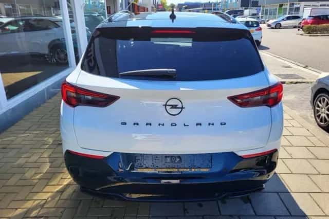 Opel Grandland (2024) thumbnail 5