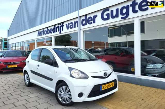 Toyota Aygo (2012) thumbnail 1