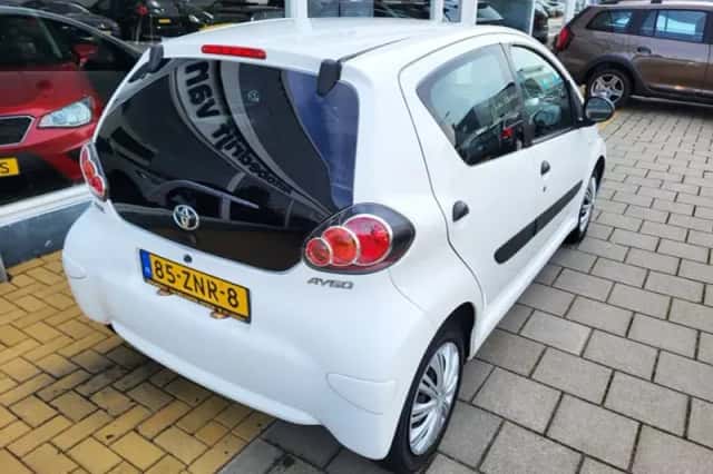 Toyota Aygo (2012) thumbnail 6