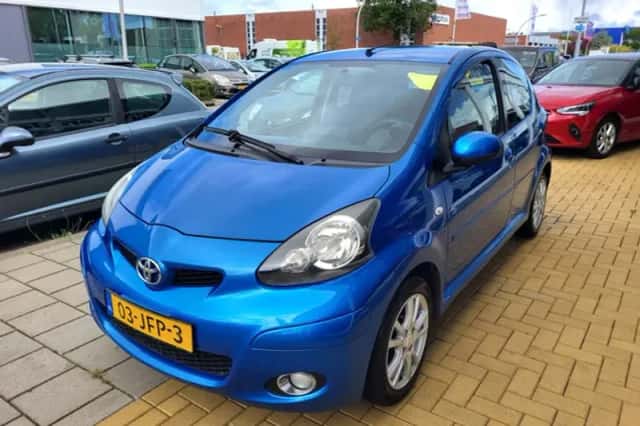 Toyota Aygo (2009) thumbnail 3