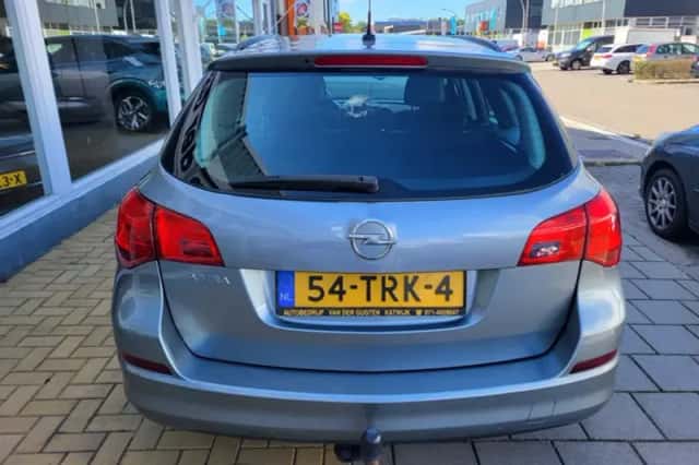 Opel Astra (2011) thumbnail 5
