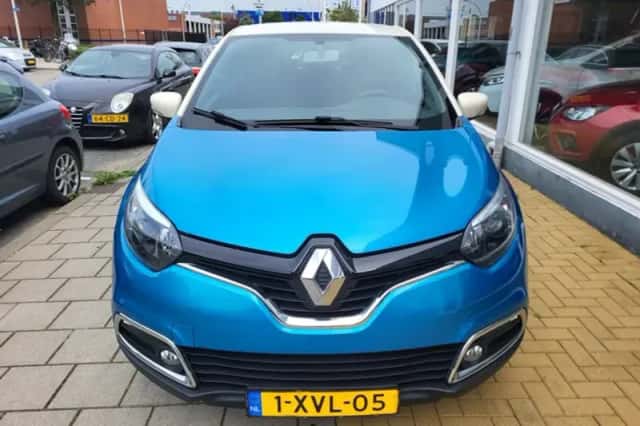 Renault Captur (2014) thumbnail 2