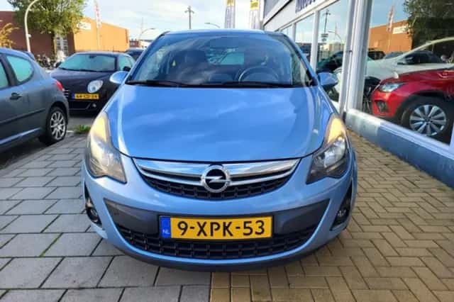 Opel Corsa (2014) thumbnail 2