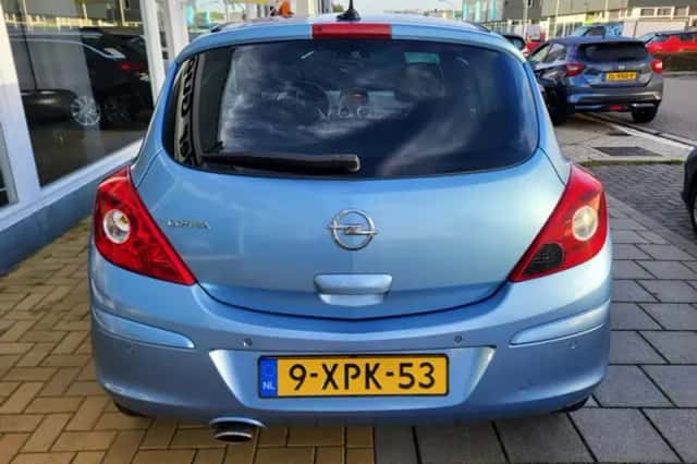 Opel Corsa (2014) thumbnail 5