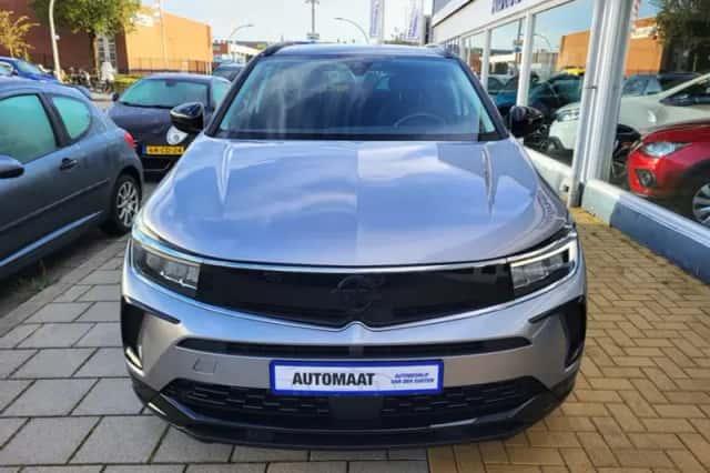 Opel Grandland (2023) thumbnail 2