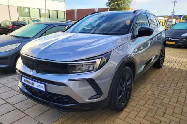 Opel Grandland (2023) thumbnail 3