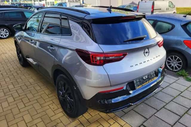Opel Grandland (2023) thumbnail 4