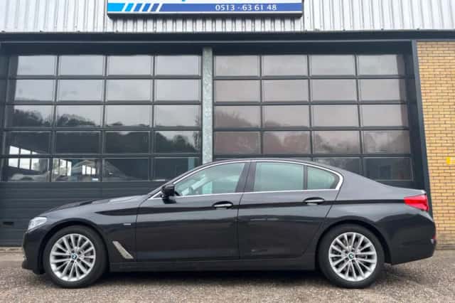 BMW 5-Serie (2017) thumbnail 2