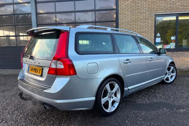 Volvo V70 (2011) thumbnail 2