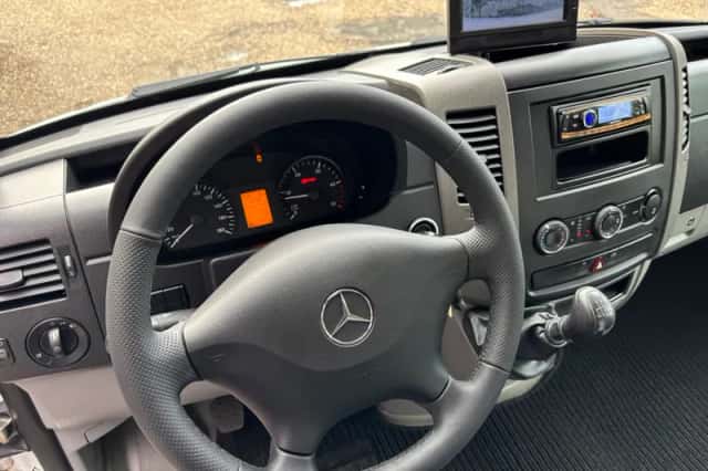 Mercedes-Benz Sprinter (2010) thumbnail 6